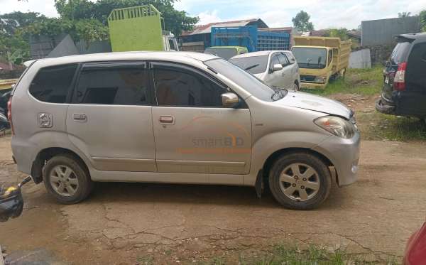 TOYOTA AVANZA