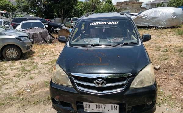 TOYOTA AVANZA