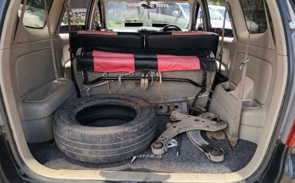 TOYOTA AVANZA