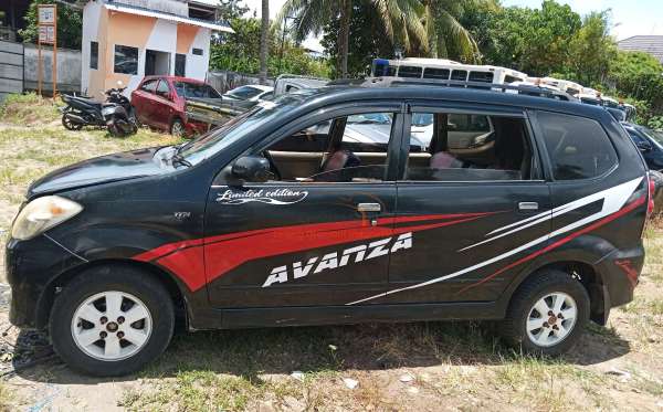 TOYOTA AVANZA