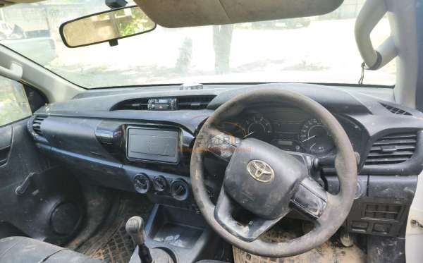 TOYOTA HILUX SINGLE CABIN