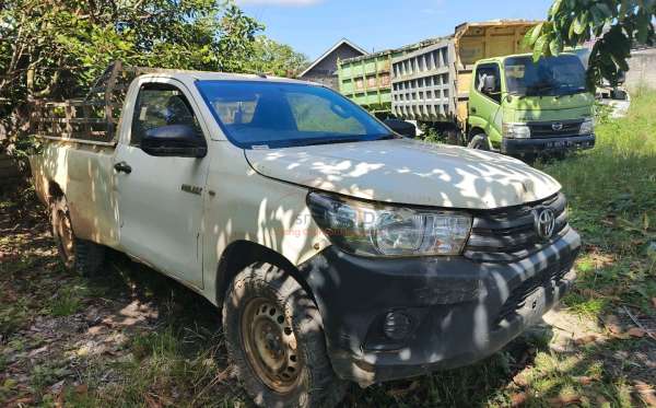 TOYOTA HILUX SINGLE CABIN