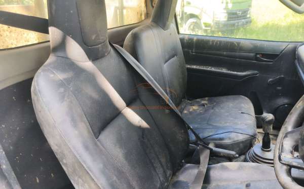 TOYOTA HILUX SINGLE CABIN