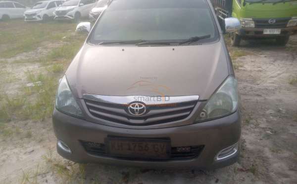 TOYOTA INNOVA G
