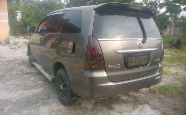 TOYOTA INNOVA G