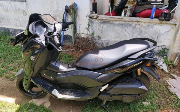 YAMAHA  NMAX