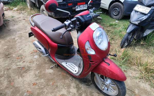 HONDA SCOOPY STYLISH