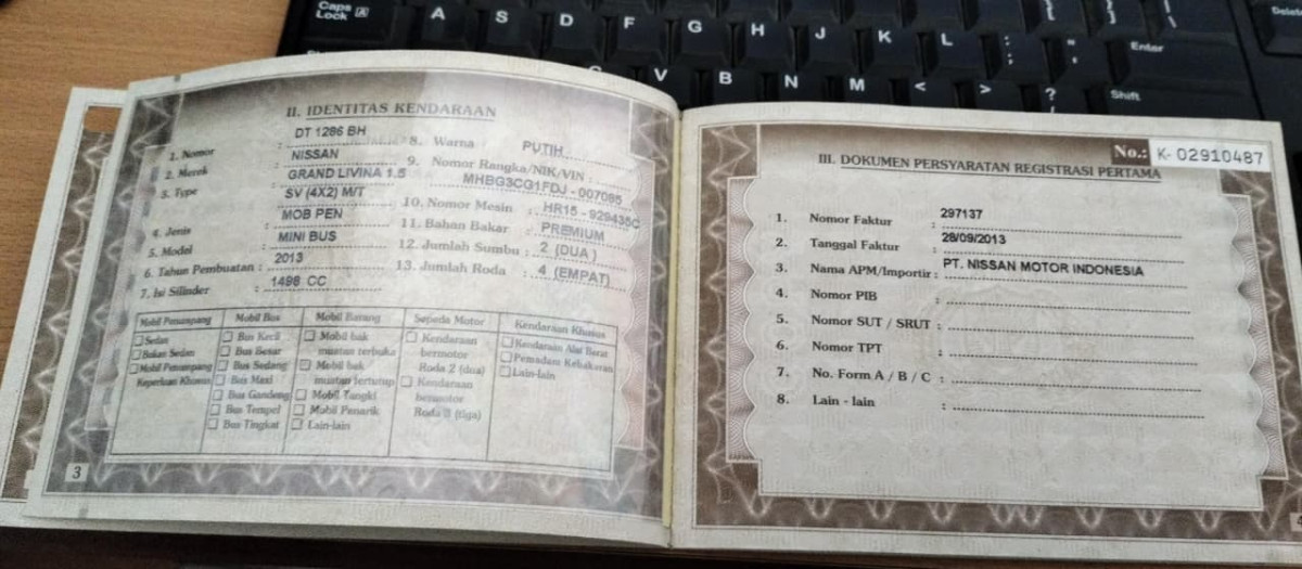 NISSAN GRAND LIVINA SV 1.5