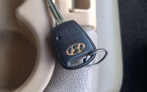 HYUNDAI H-1 2.5 AT