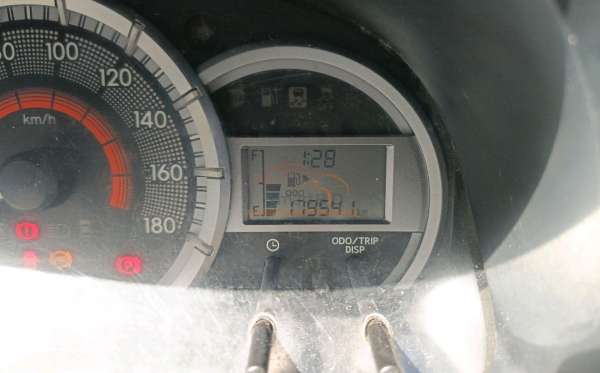 TOYOTA  AVANZA  1.3 G