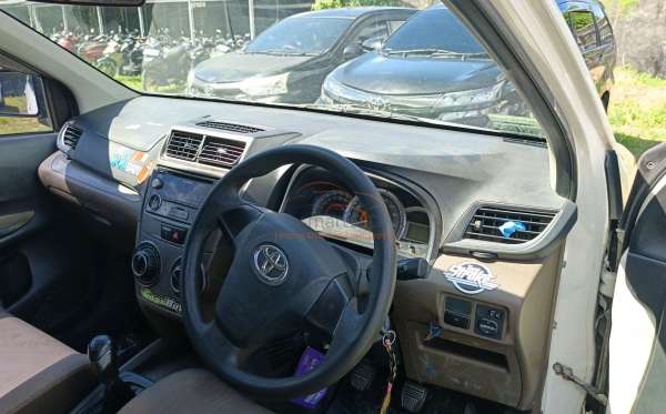TOYOTA  AVANZA  1.3 G
