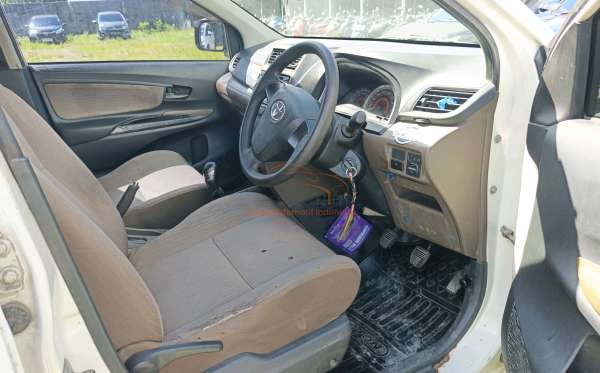 TOYOTA  AVANZA  1.3 G