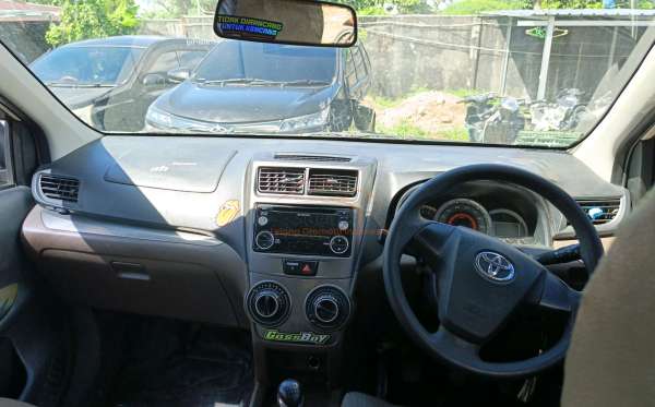 TOYOTA  AVANZA  1.3 G