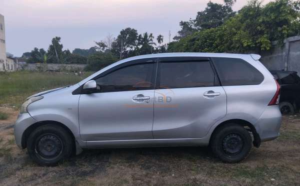 TOYOTA AVANZA