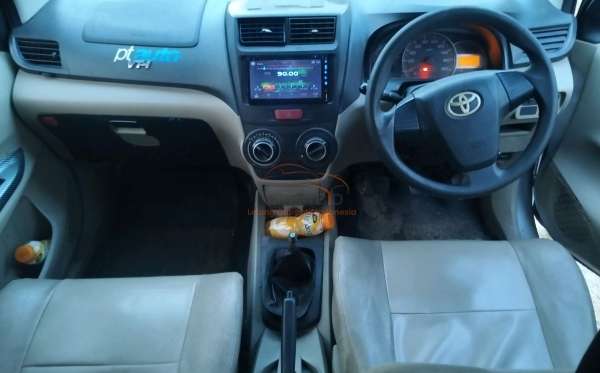 TOYOTA AVANZA