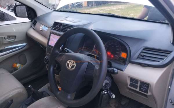TOYOTA AVANZA