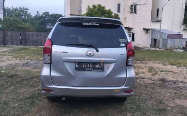 TOYOTA AVANZA