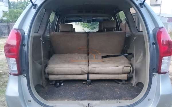 TOYOTA AVANZA