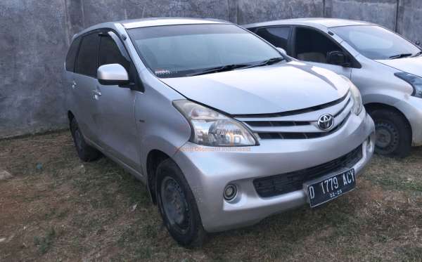 TOYOTA AVANZA