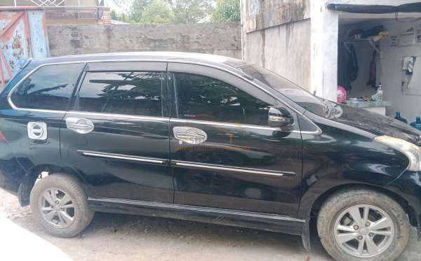 TOYOTA AVANZA