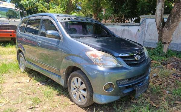 TOYOTA AVANZA