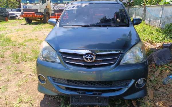 TOYOTA AVANZA