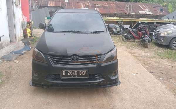 TOYOTA INNOVA
