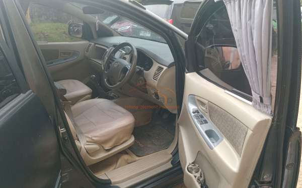 TOYOTA INNOVA