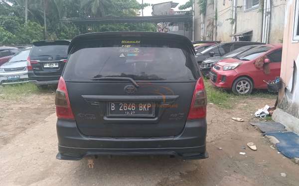 TOYOTA INNOVA