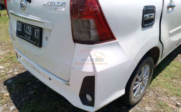 DAIHATSU  XENIA