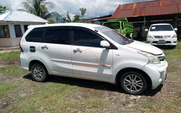 DAIHATSU  XENIA