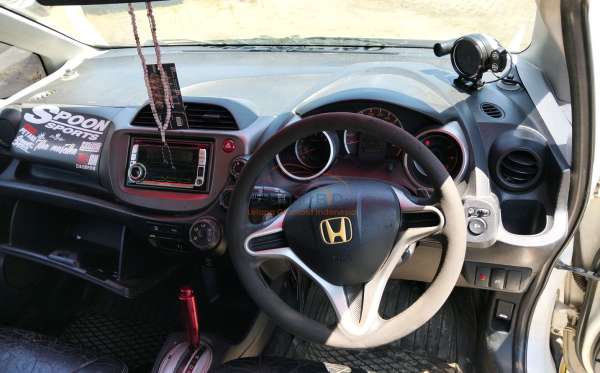 HONDA JAZZ GE8 1.5 E