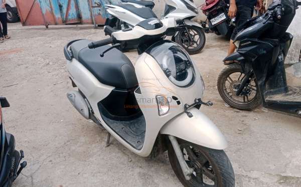 HONDA SCOOPY PRESTIGE