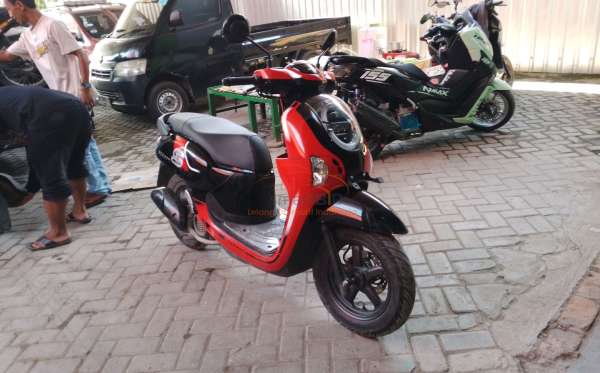 HONDA SCOOPY PRESTIGE