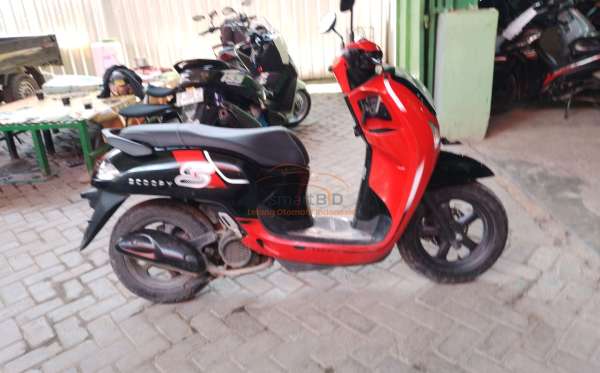HONDA SCOOPY PRESTIGE