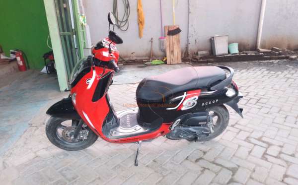 HONDA SCOOPY PRESTIGE