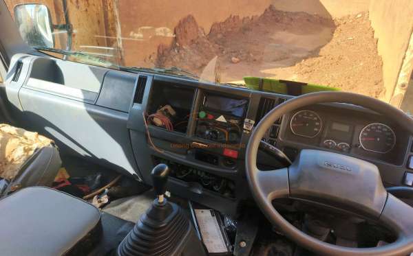 ISUZU  FVZ34 U
