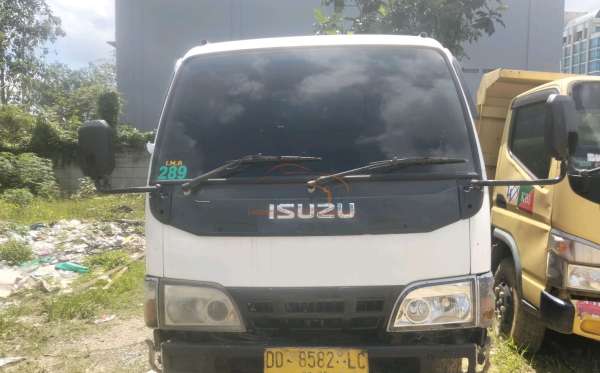 ISUZU  NKR  71 HD E2-2