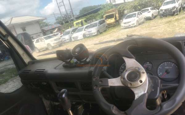 ISUZU  NKR  71 HD E2-2