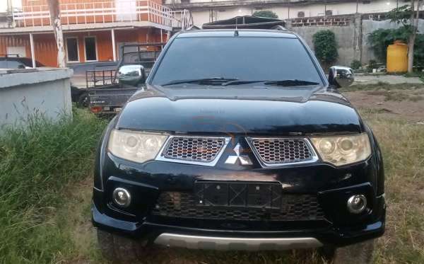 MITSUBISHI PAJERO SPORT 2.5 D EXCEED (4X2)