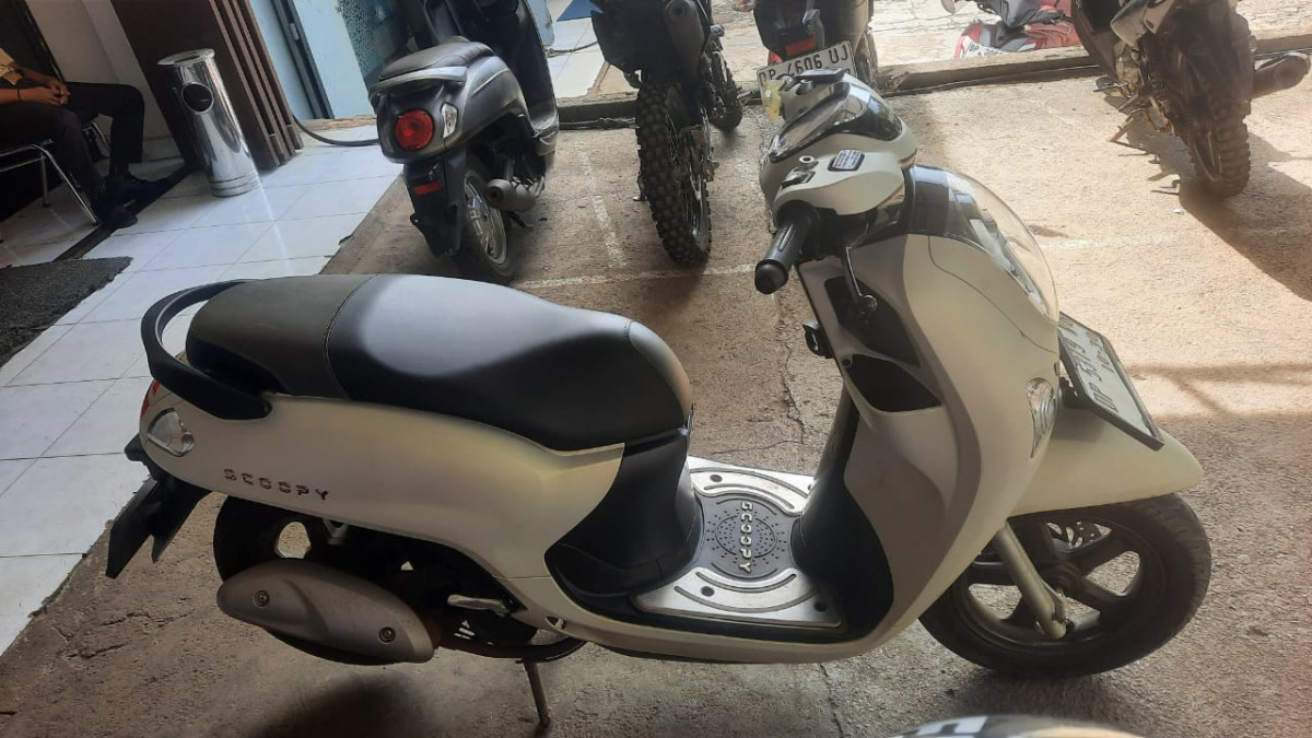 HONDA SCOOPY PRESTIGE