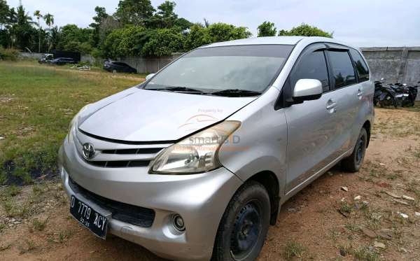 TOYOTA AVANZA