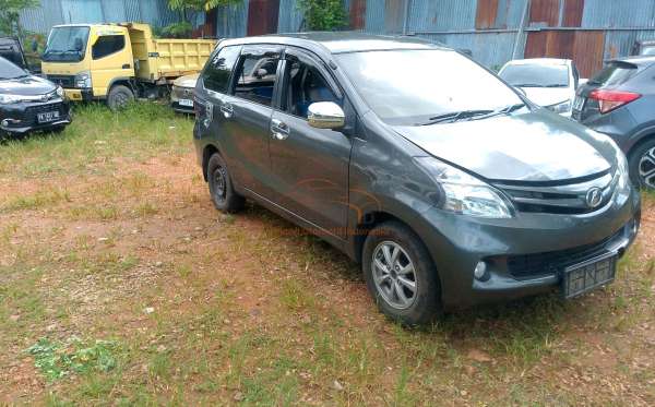 TOYOTA AVANZA
