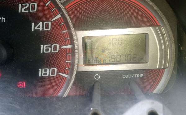 TOYOTA AVANZA