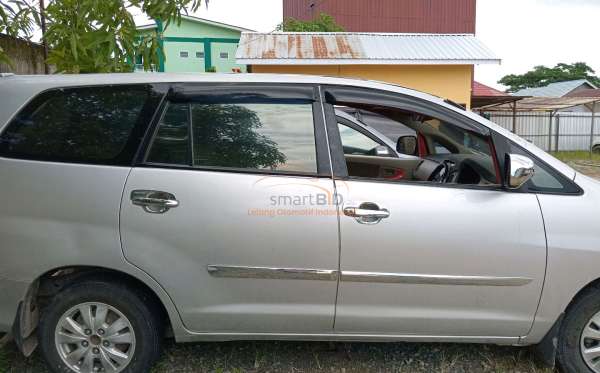TOYOTA INNOVA G