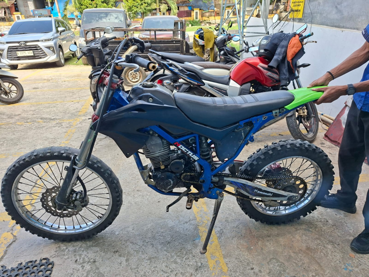 KAWASAKI KLX 150