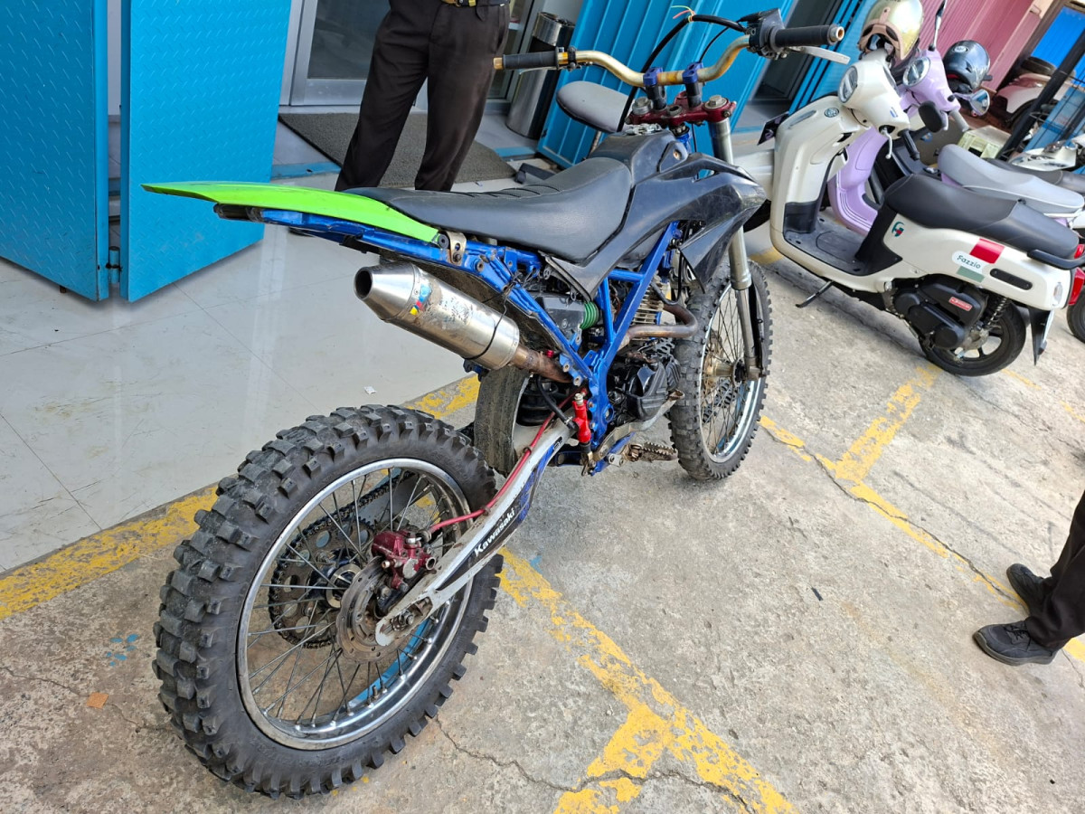 KAWASAKI KLX 150
