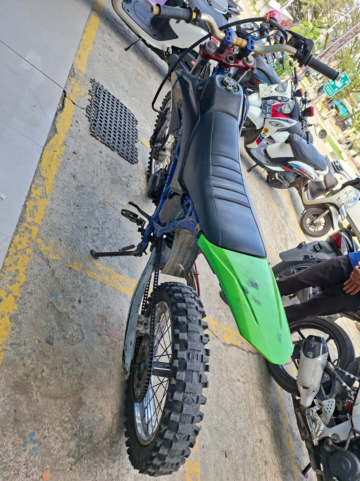 KAWASAKI KLX 150