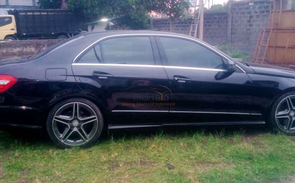 MERCEDES BENZ E 250 CGI