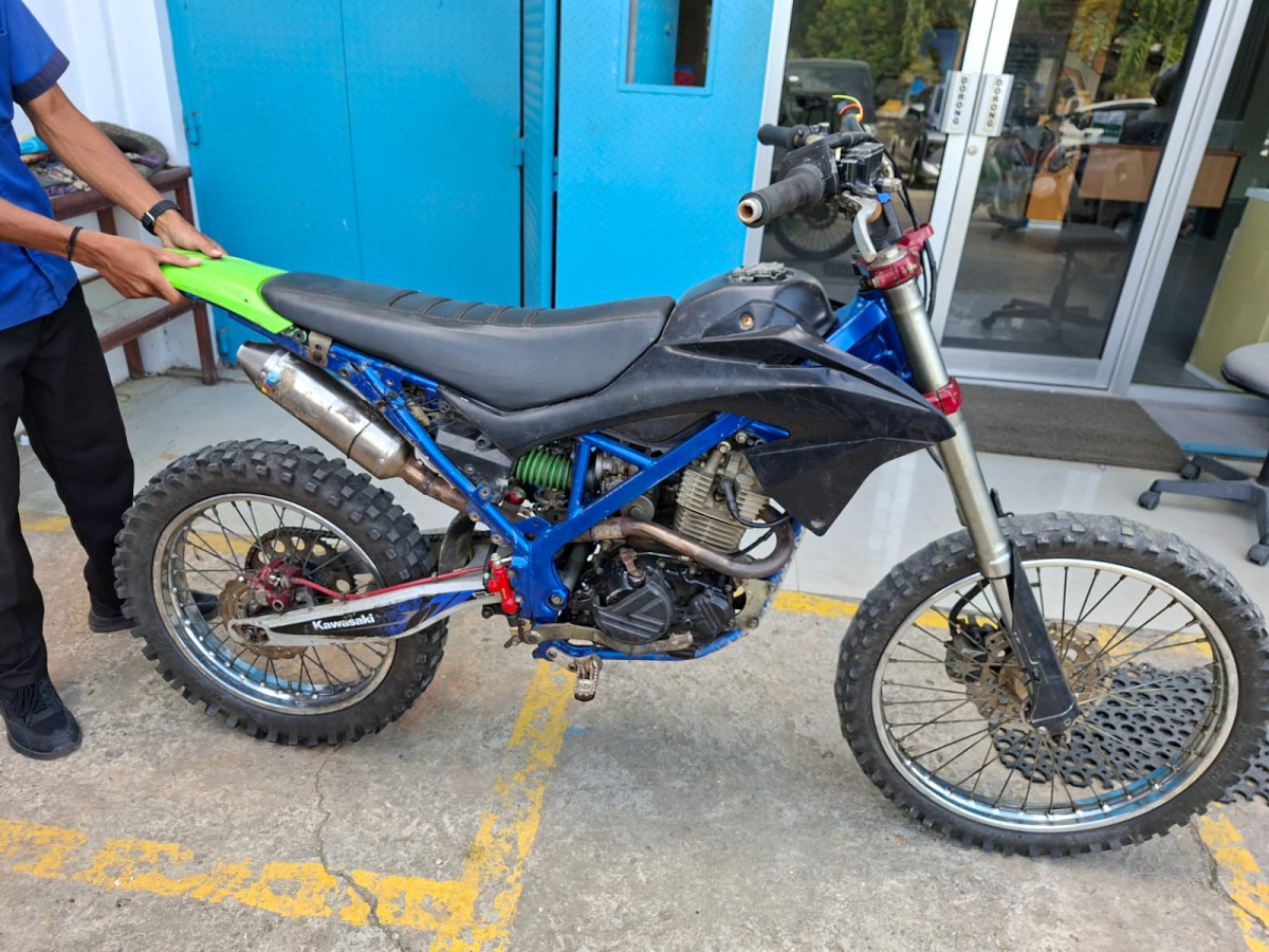 KAWASAKI KLX 150